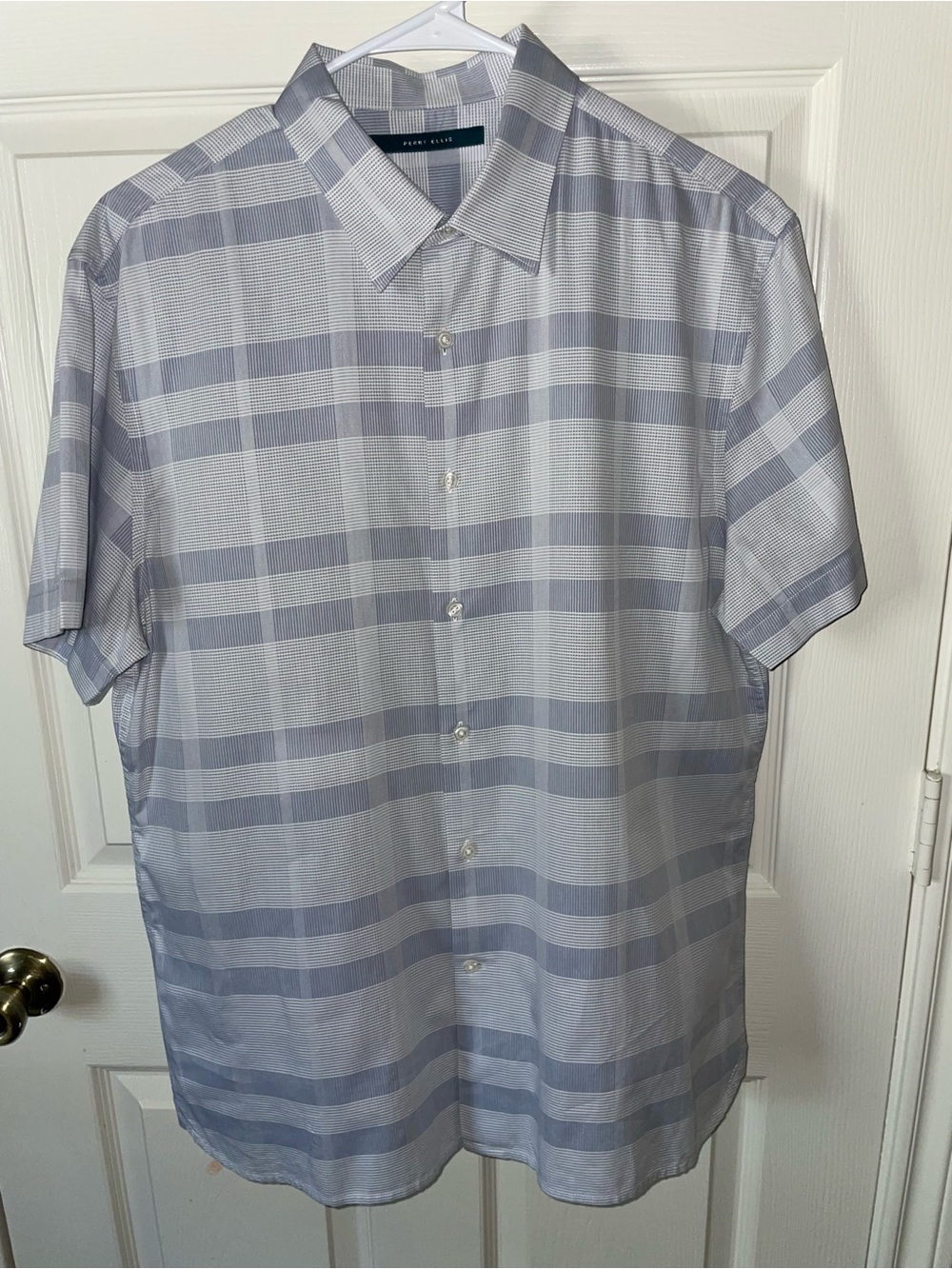 Perry Ellis Men’s Size L Short-Sleeve Striped Dress Shirt - Light Blue